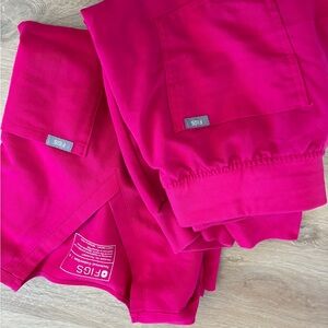 Figs scrub top & bottom skinny